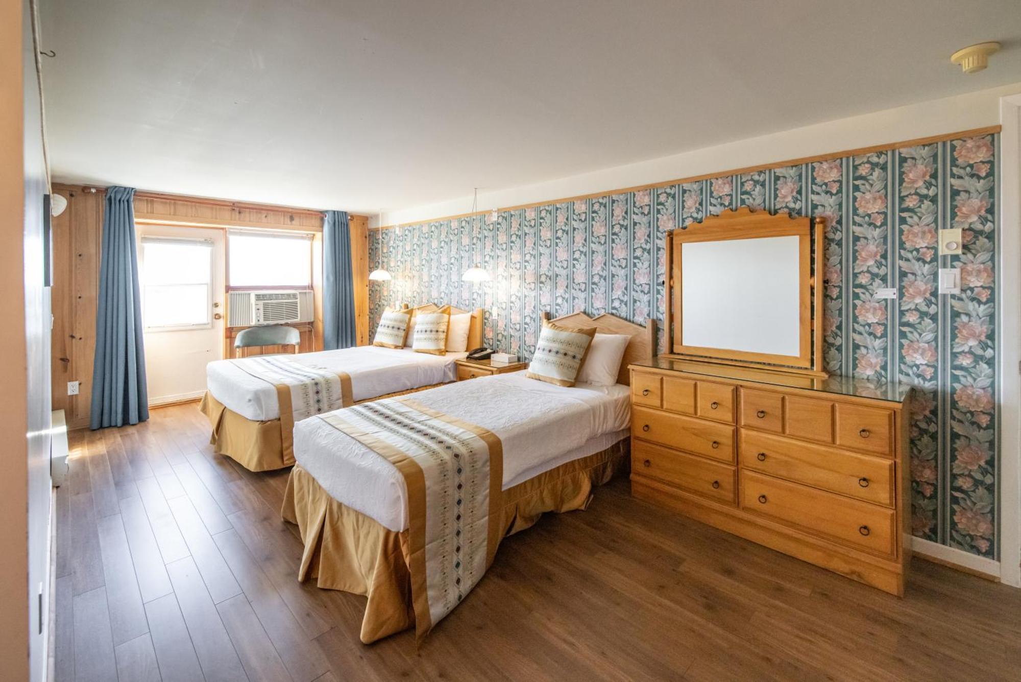 Hotel La Roche Pleureuse L'Isle-aux-Coudres Room photo