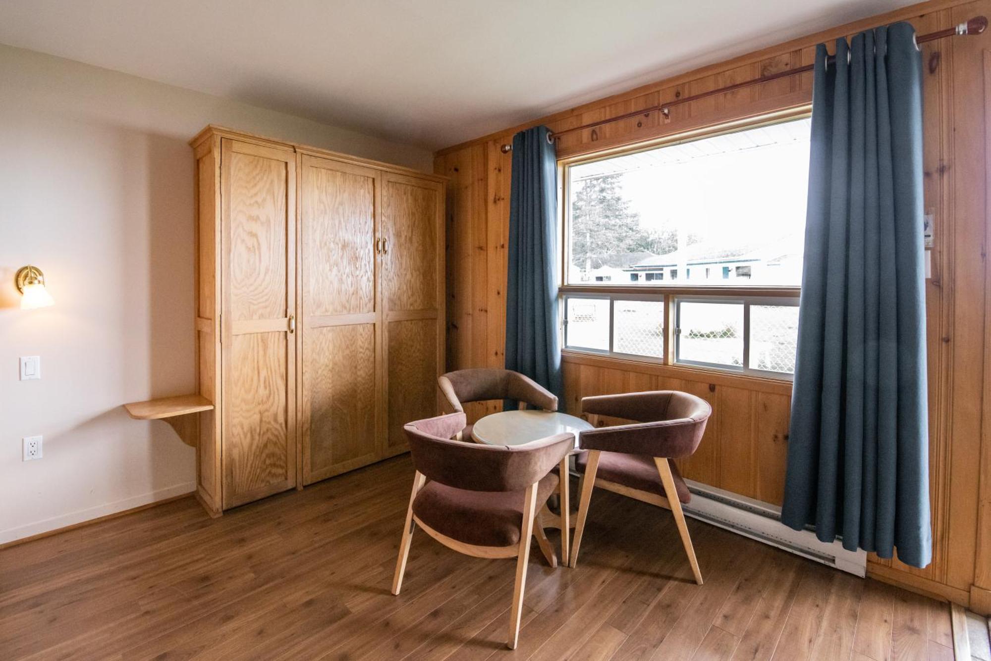 Hotel La Roche Pleureuse L'Isle-aux-Coudres Room photo