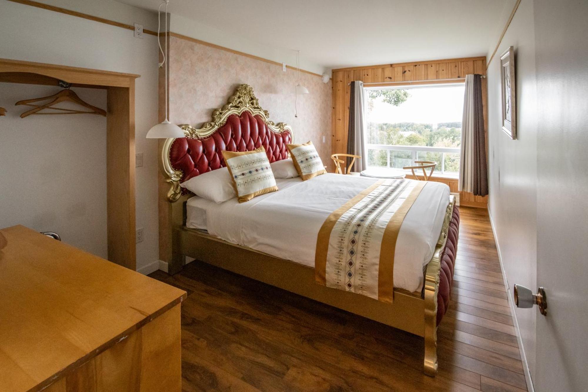 Hotel La Roche Pleureuse L'Isle-aux-Coudres Room photo