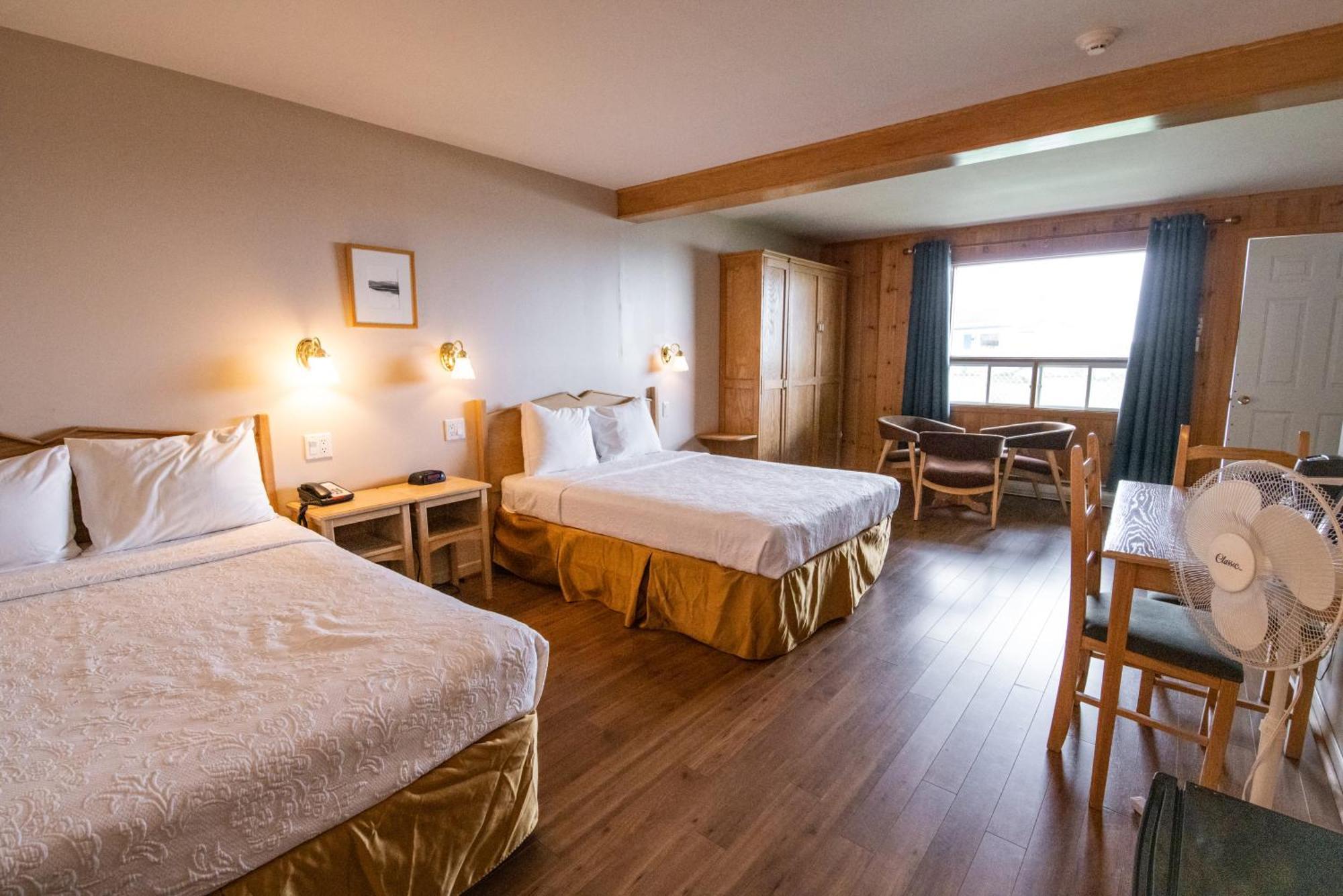 Hotel La Roche Pleureuse L'Isle-aux-Coudres Room photo