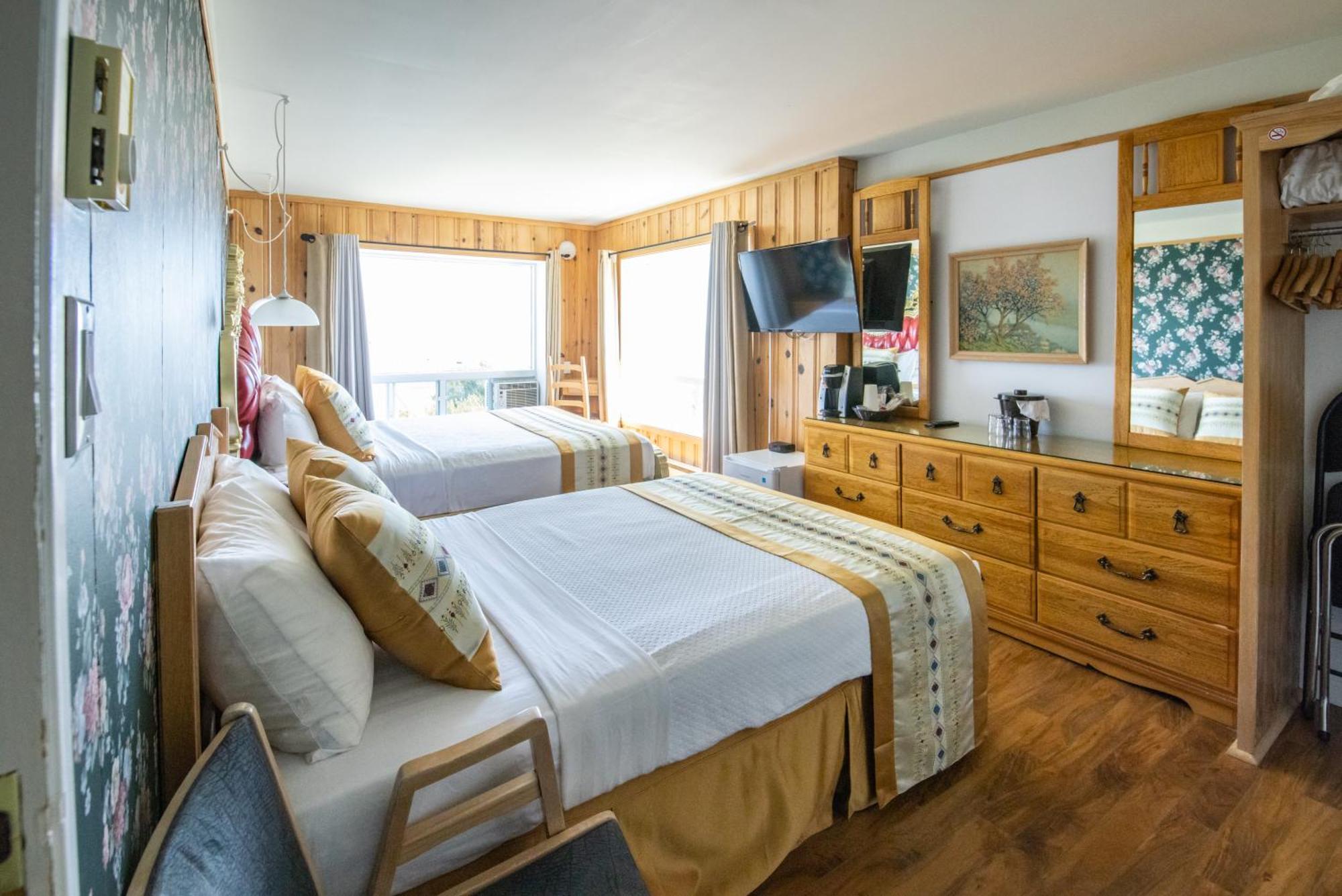 Hotel La Roche Pleureuse L'Isle-aux-Coudres Room photo